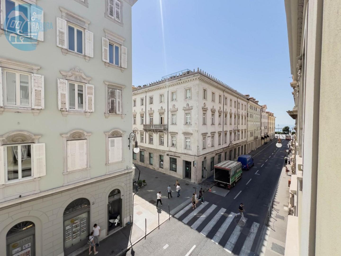 Cassa Di Risparmio 11 Tirabora Short Rent Trieste Exterior photo